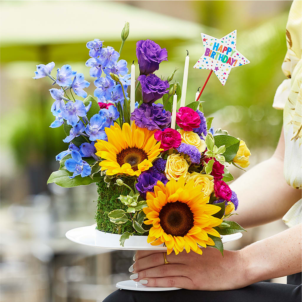 Star of the Day Floral Cake – What A Flowers, Lawrenceville GA